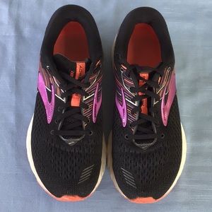 Brooks Adrenaline 19, Women’s size 10